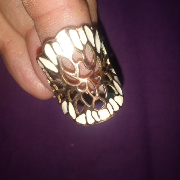 Vintage Filigree Open Lace Adjustable Goldtone Ring - Picture 4 of 4